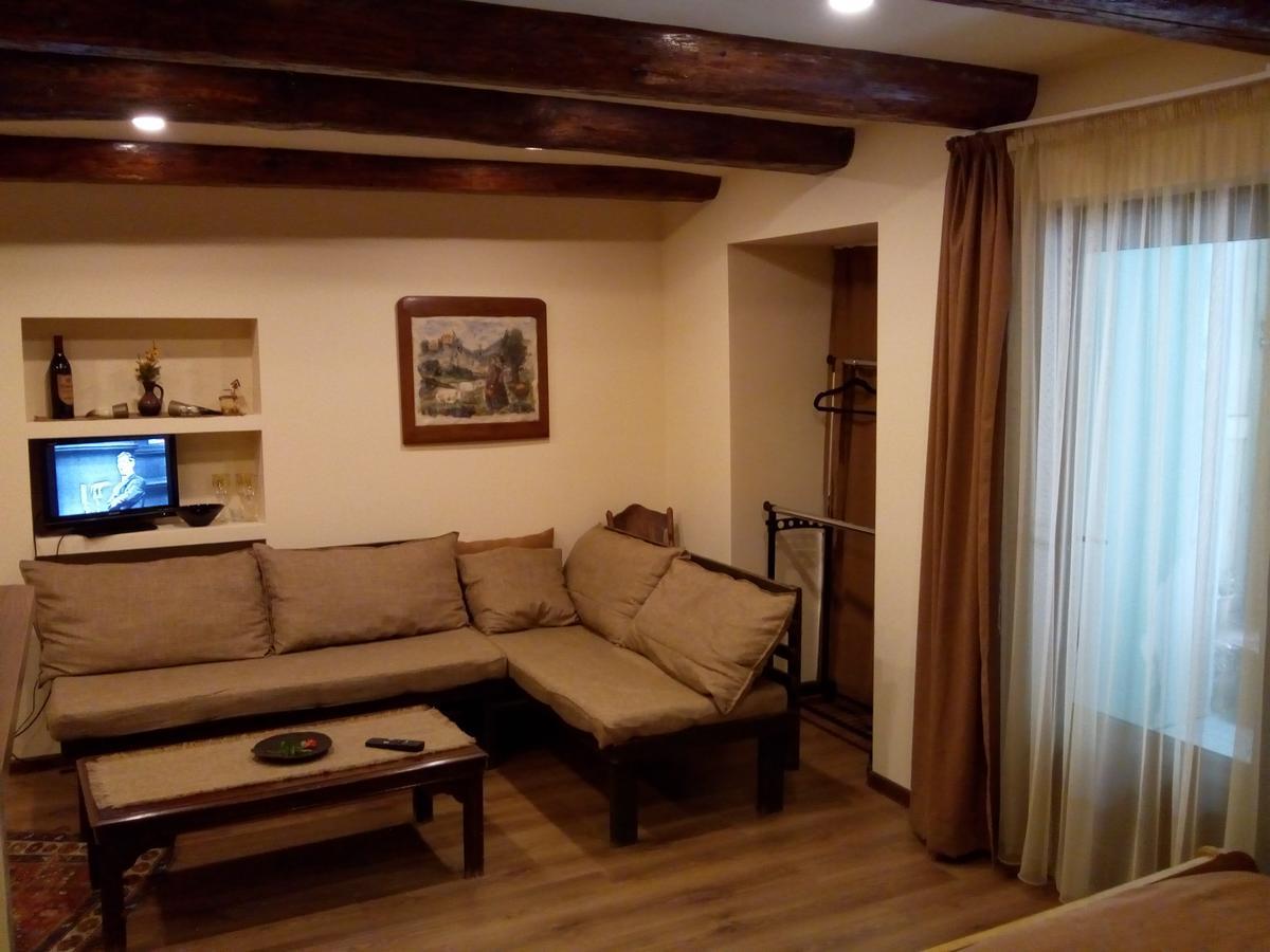 Low Budget Room With King Size Bed Tbilisi ภายนอก รูปภาพ