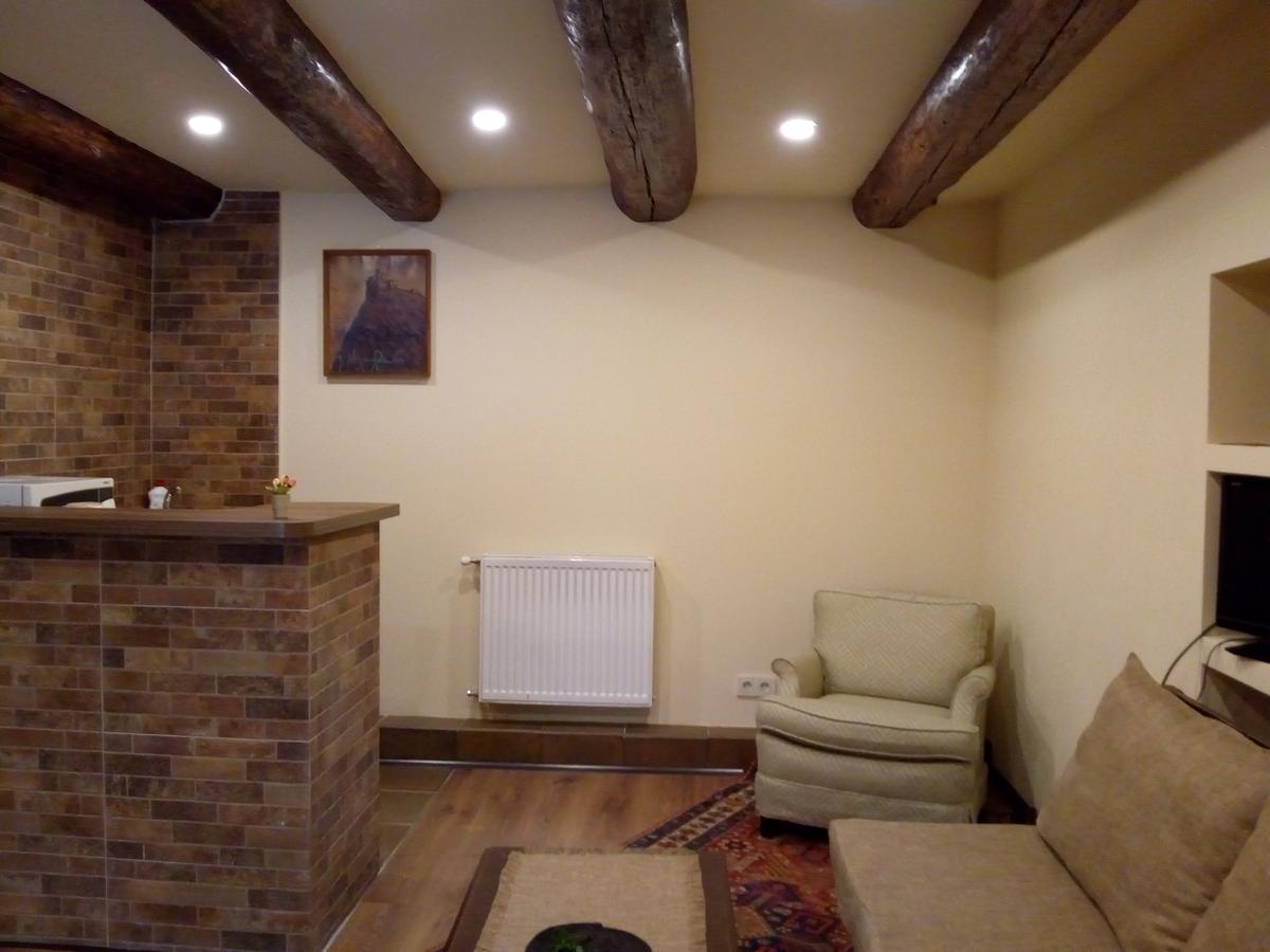 Low Budget Room With King Size Bed Tbilisi ภายนอก รูปภาพ
