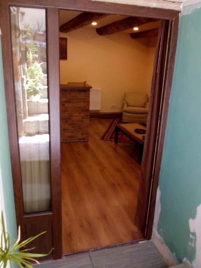 Low Budget Room With King Size Bed Tbilisi ภายนอก รูปภาพ