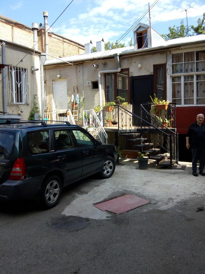 Low Budget Room With King Size Bed Tbilisi ภายนอก รูปภาพ