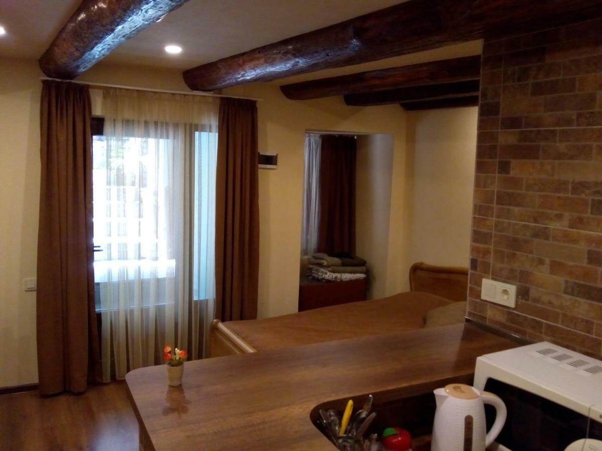 Low Budget Room With King Size Bed Tbilisi ภายนอก รูปภาพ